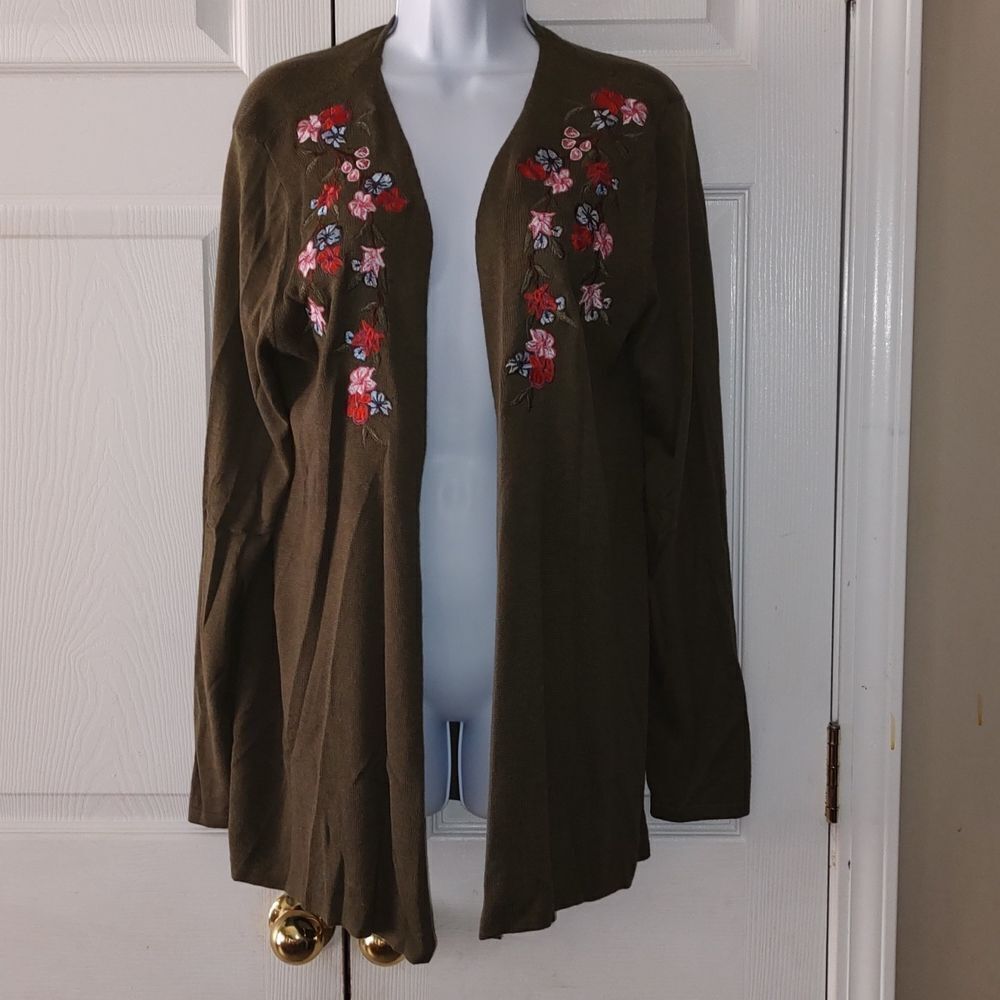 New Directions olive green floral embroidered open front cardigan  Sz XL